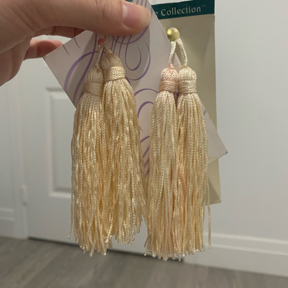 NWT Wrights Home Collection 4 3” Tassels set